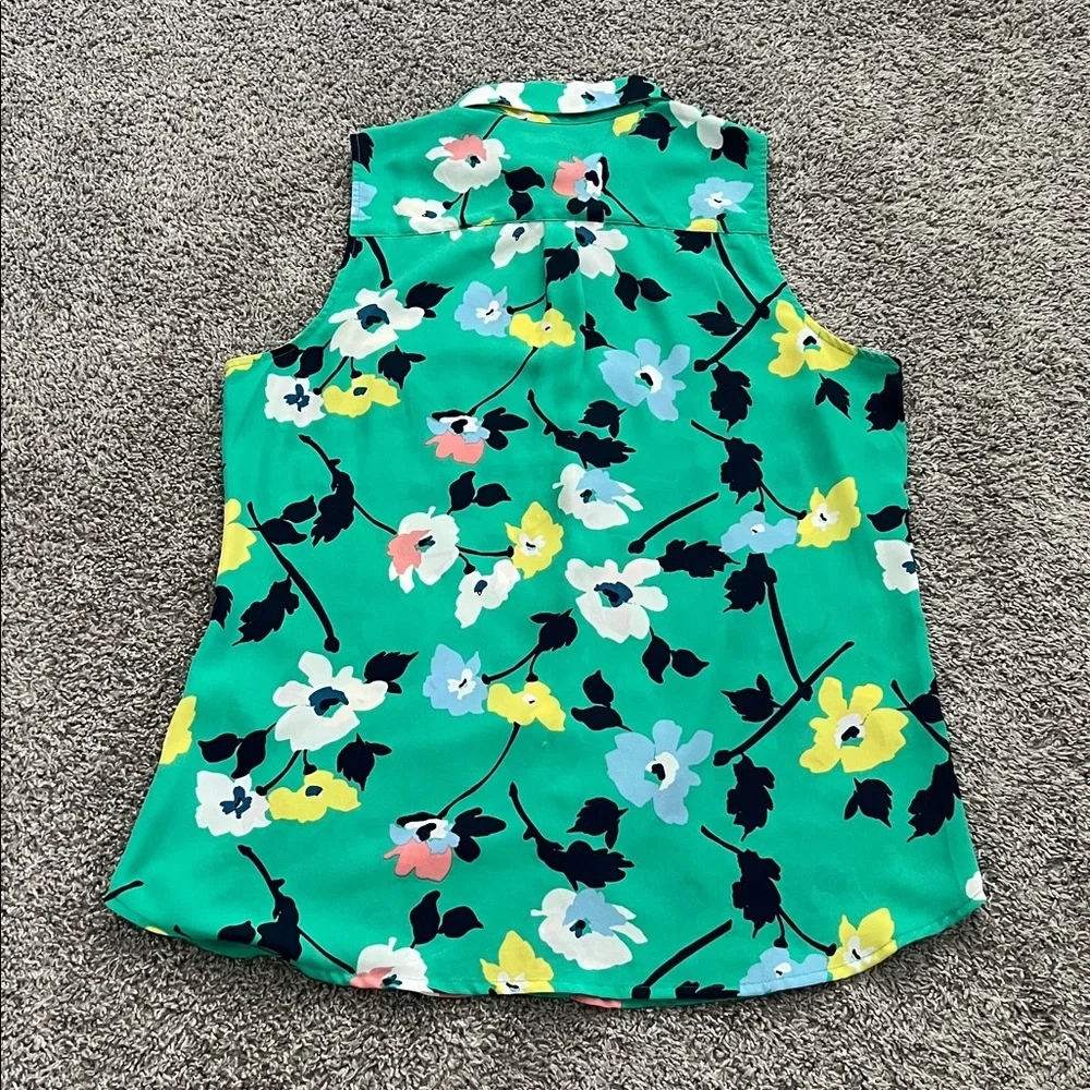 Banana Republic Women’s Green Floral Classic Fit Sleeveless Button Shirt -Size M - Picture 4 of 8